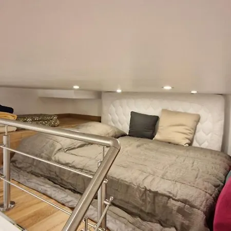 アパート Palace, Chez Margot *