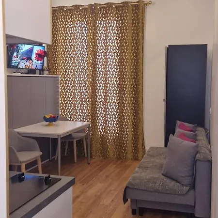 Palace, Chez Margot アパート *