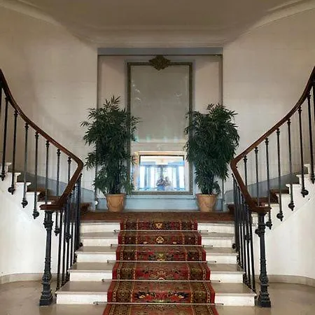 Palace, Chez Margot