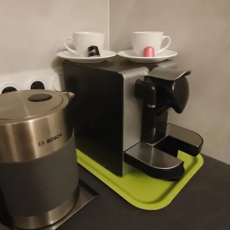 アパート Palace, Chez Margot