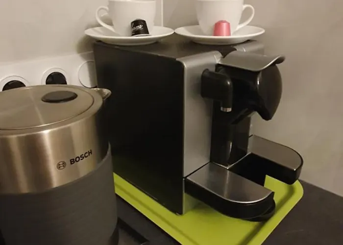 Apartment Palace, Chez Margot